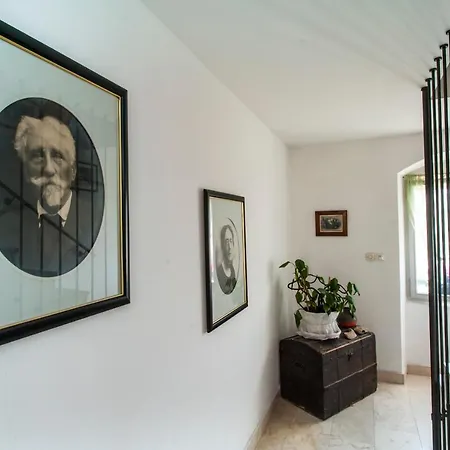 Charming Historic 2Nd Floor Sea View Apartment *